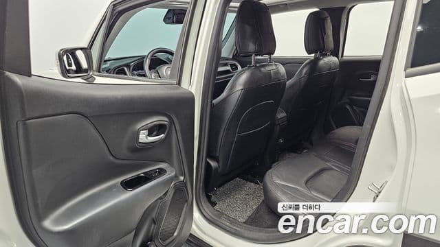 Jeep Renegade 2022 — Şəkil 12/20