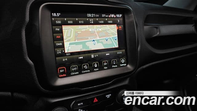 Jeep Renegade 2022 — Şəkil 17/20