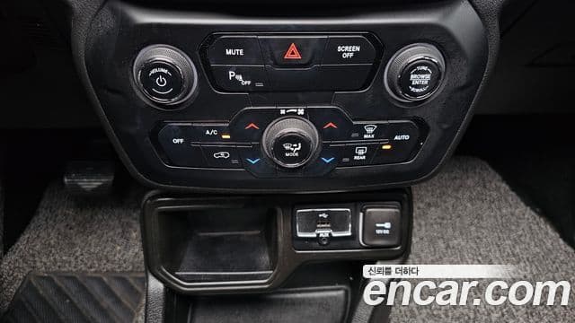 Jeep Renegade 2022 — Şəkil 20/20