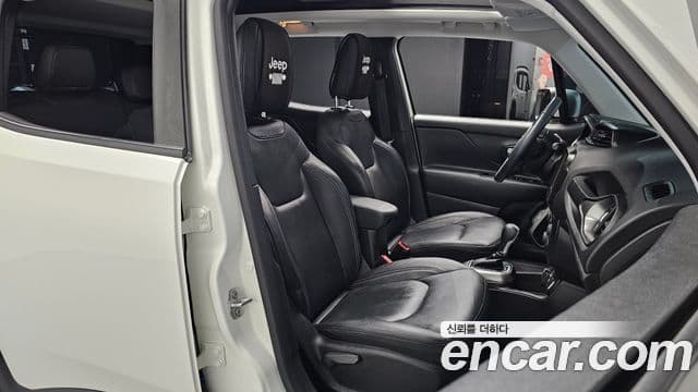 Jeep Renegade 2022 — Şəkil 22/37