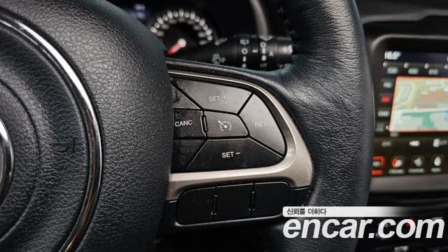 Jeep Renegade 2022 — Şəkil 9/37