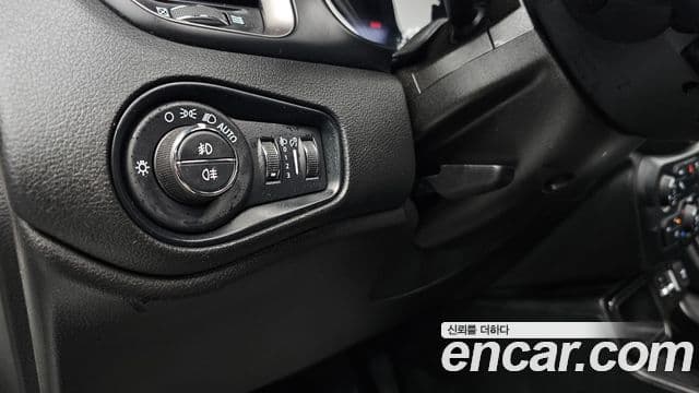 Jeep Renegade 2022 — Şəkil 26/37