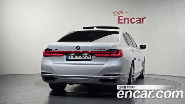 BMW 7 Series 2021 — Photo 1/20