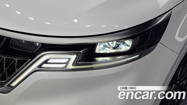 Kia Carnival 2022 — Photo 33/34