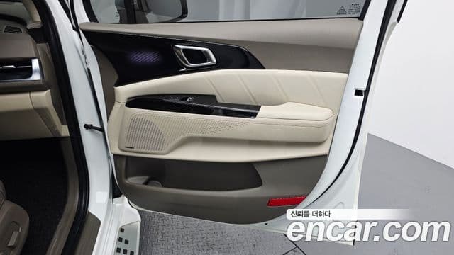 Kia Carnival 2022 — Photo 30/34