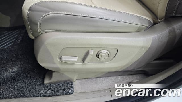 Kia Carnival 2022 — Photo 9/34