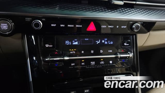 Kia Carnival 2022 — Photo 24/34