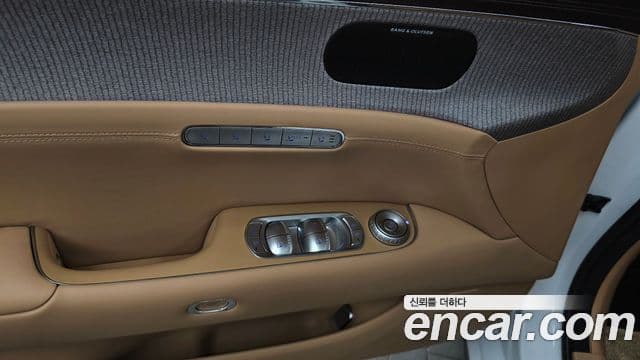 Genesis G90 2025 — Photo 25/35