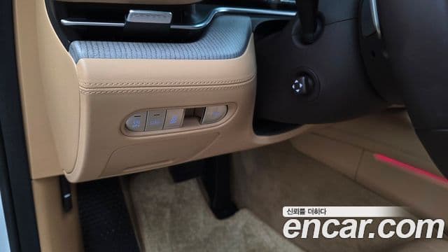 Genesis G90 2025 — Photo 32/35