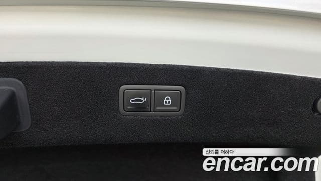 Genesis G90 2025 — Photo 33/35