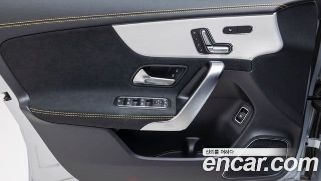 Mercedes-Benz CLA-Class 2025 — Фото 15/20