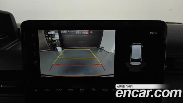 Hyundai Staria 2023 — Photo 13/34