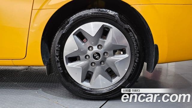 Hyundai Staria 2023 — Photo 7/34