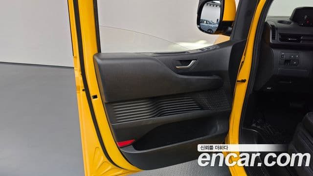 Hyundai Staria 2023 — Photo 21/34
