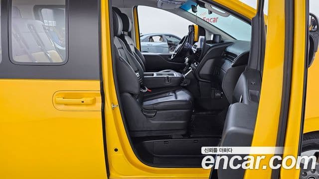 Hyundai Staria 2023 — Photo 20/34