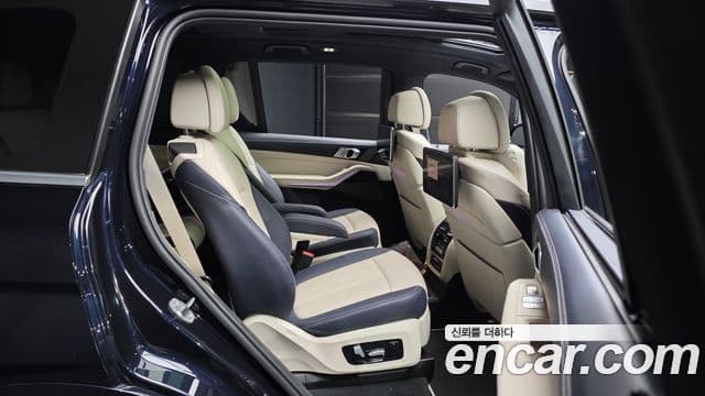 BMW X7 2022 — Фото 12/20
