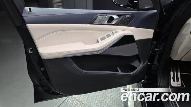 BMW X7 2022 — Photo 22/40