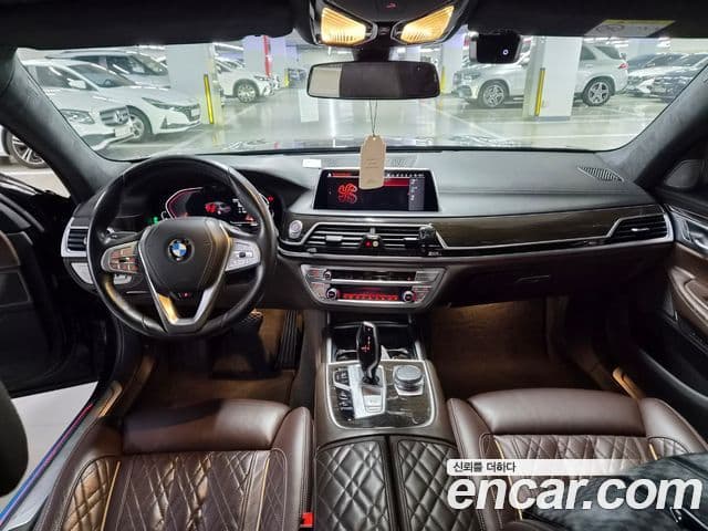 BMW 7 Series 2022 — ფოტო 5/19