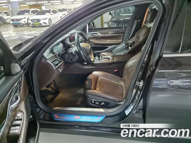 BMW 7 Series 2022 — ფოტო 3/19