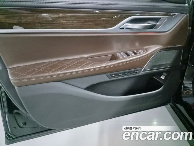 BMW 7 Series 2022 — ფოტო 6/19
