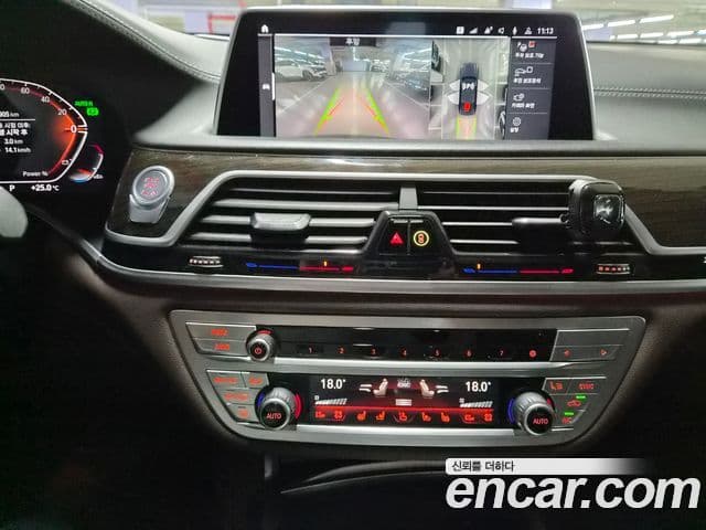BMW 7 Series 2022 — ფოტო 4/19