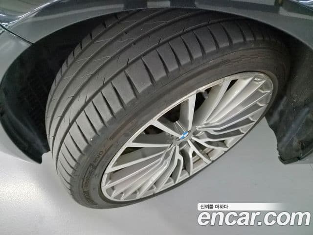 BMW 7 Series 2022 — ფოტო 12/19
