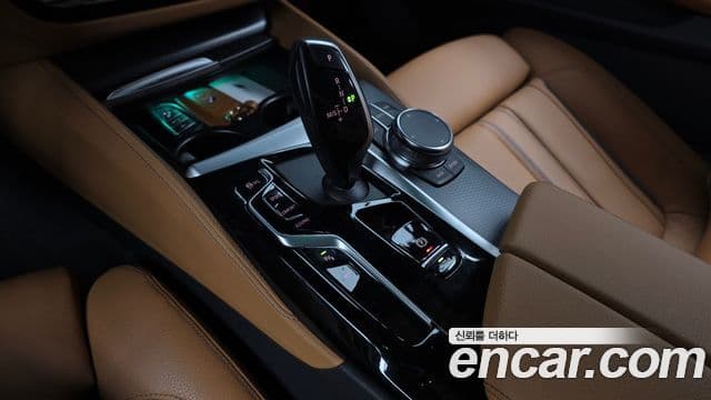 BMW 5 Series 2023 — Şəkil 8/20