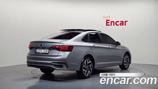 Volkswagen Jetta 2023 — Şəkil 2/20