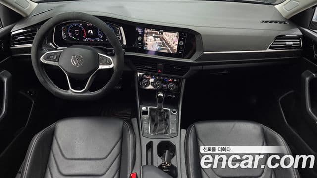 Volkswagen Jetta 2023 — Şəkil 7/20