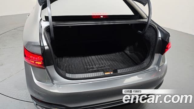 Volkswagen Jetta 2023 — Şəkil 17/20