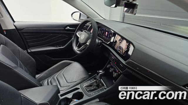 Volkswagen Jetta 2023 — Şəkil 18/20