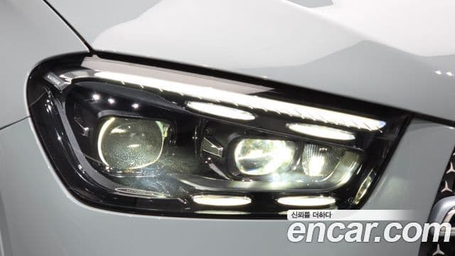 Mercedes-Benz GLE-Class 2023 — Photo 24/32