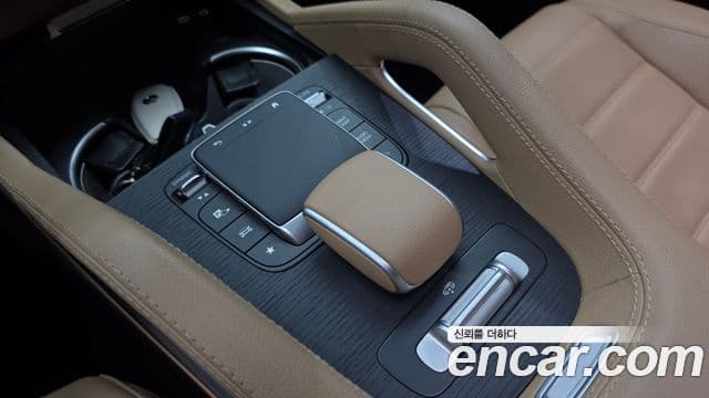 Mercedes-Benz GLE-Class 2023 — Photo 27/32