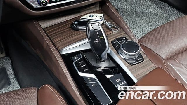 BMW 5 Series 2019 — Фото 9/20