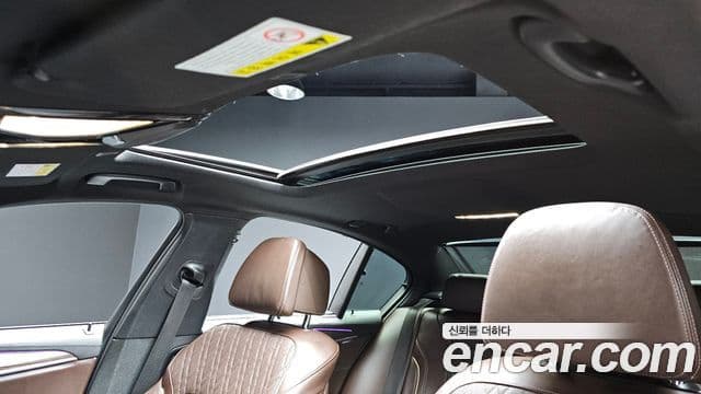 BMW 5 Series 2019 — Фото 16/20