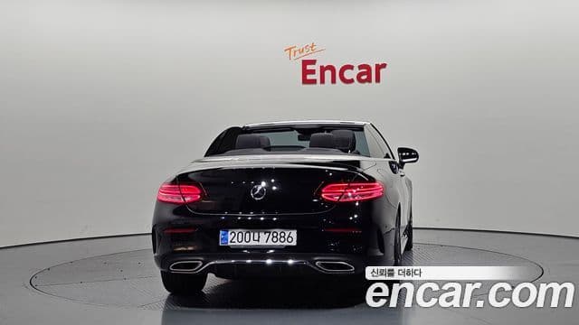 Mercedes-Benz C-Class 2020 — Photo 10/20