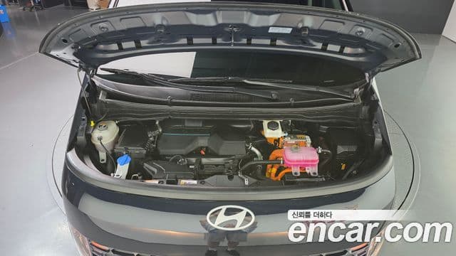 Hyundai Staria 2024 — ფოტო 6/20