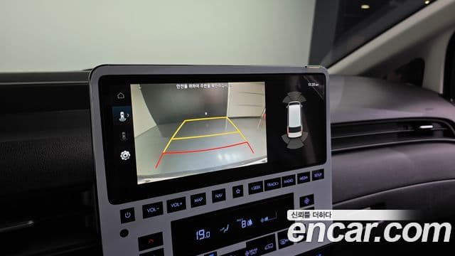 Hyundai Staria 2024 — ფოტო 14/20