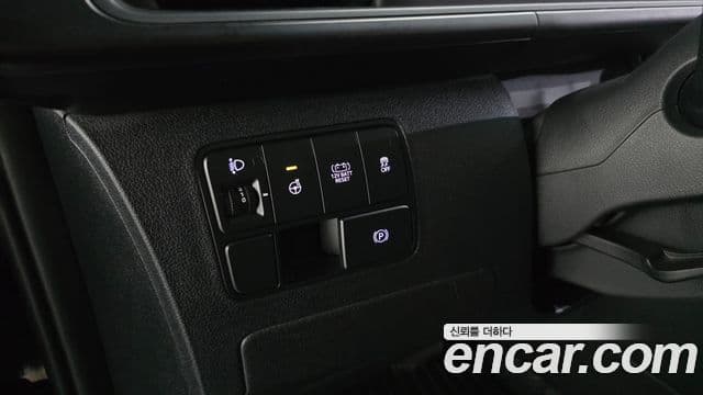 Hyundai Staria 2024 — ფოტო 18/20