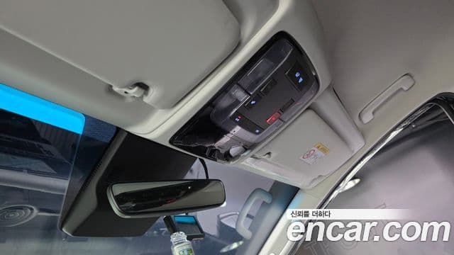 Hyundai Staria 2024 — ფოტო 19/20
