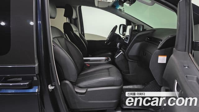 Hyundai Staria 2024 — Photo 17/30
