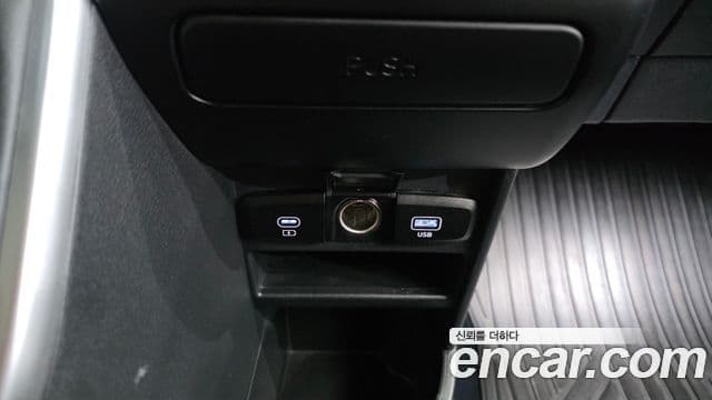 Hyundai Staria 2024 — Photo 27/30