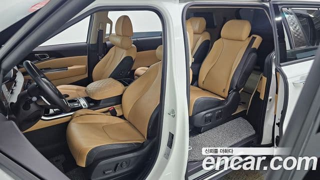 Kia Carnival 2023 — Фото 10/20