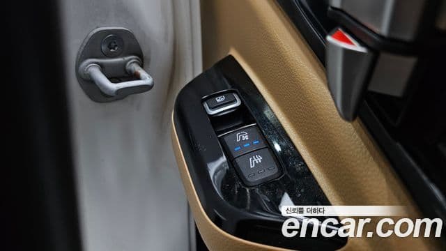 Kia Carnival 2023 — Фото 19/20