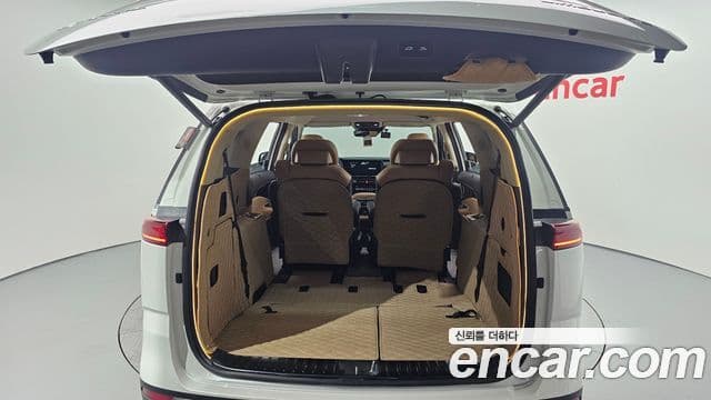 Kia Carnival 2023 — Фото 20/20