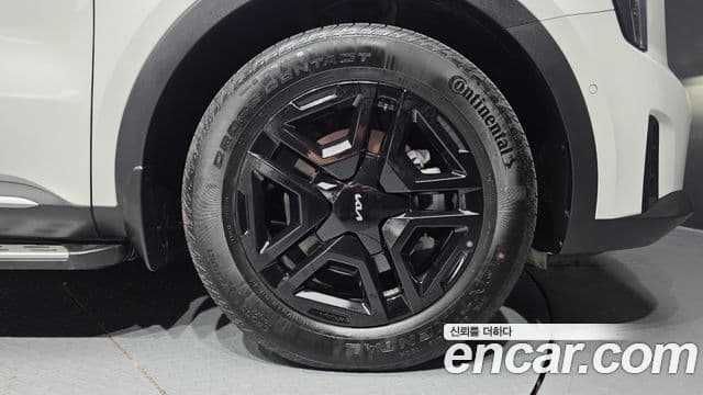Kia Sorento 2024 — ფოტო 27/33