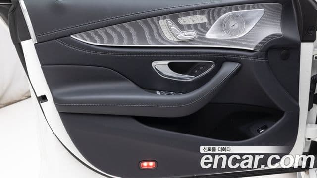 Mercedes-Benz AMG GT 2025 — Photo 10/20