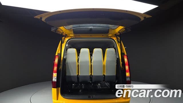 Hyundai Staria 2024 — Photo 14/33