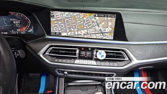 BMW X7 2020 — ფოტო 14/20