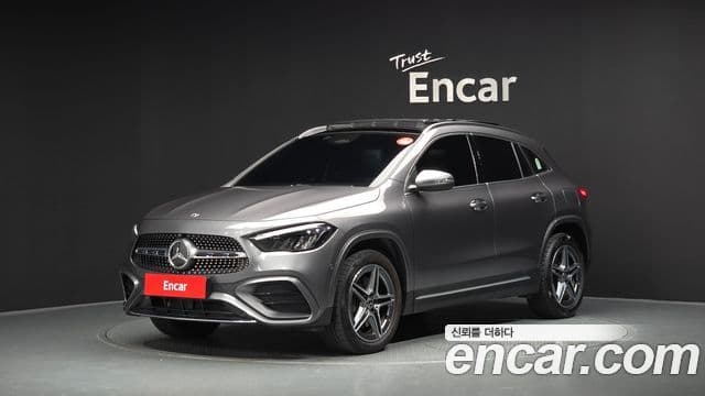 Mercedes-Benz GLA-Class 2024 — Фото 1/20